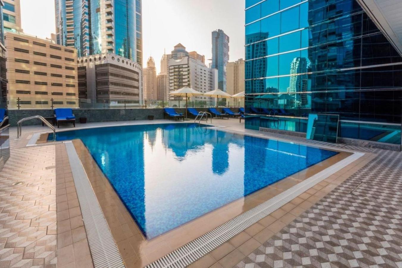 Golden Tulip Media Hotel Dubai Esterno foto