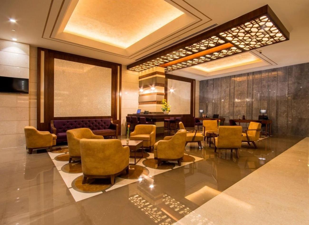 Golden Tulip Media Hotel Dubai Esterno foto