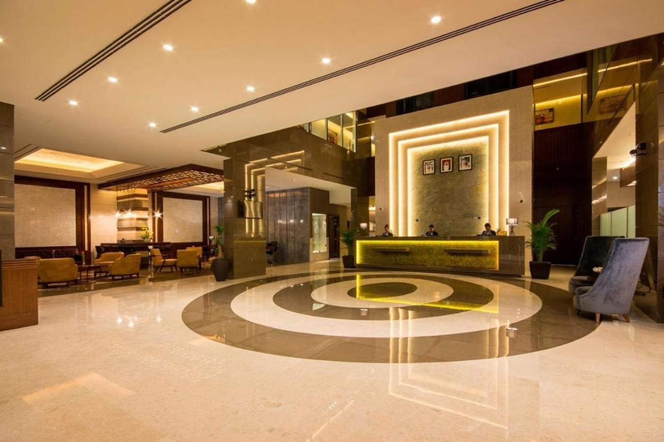 Golden Tulip Media Hotel Dubai Esterno foto