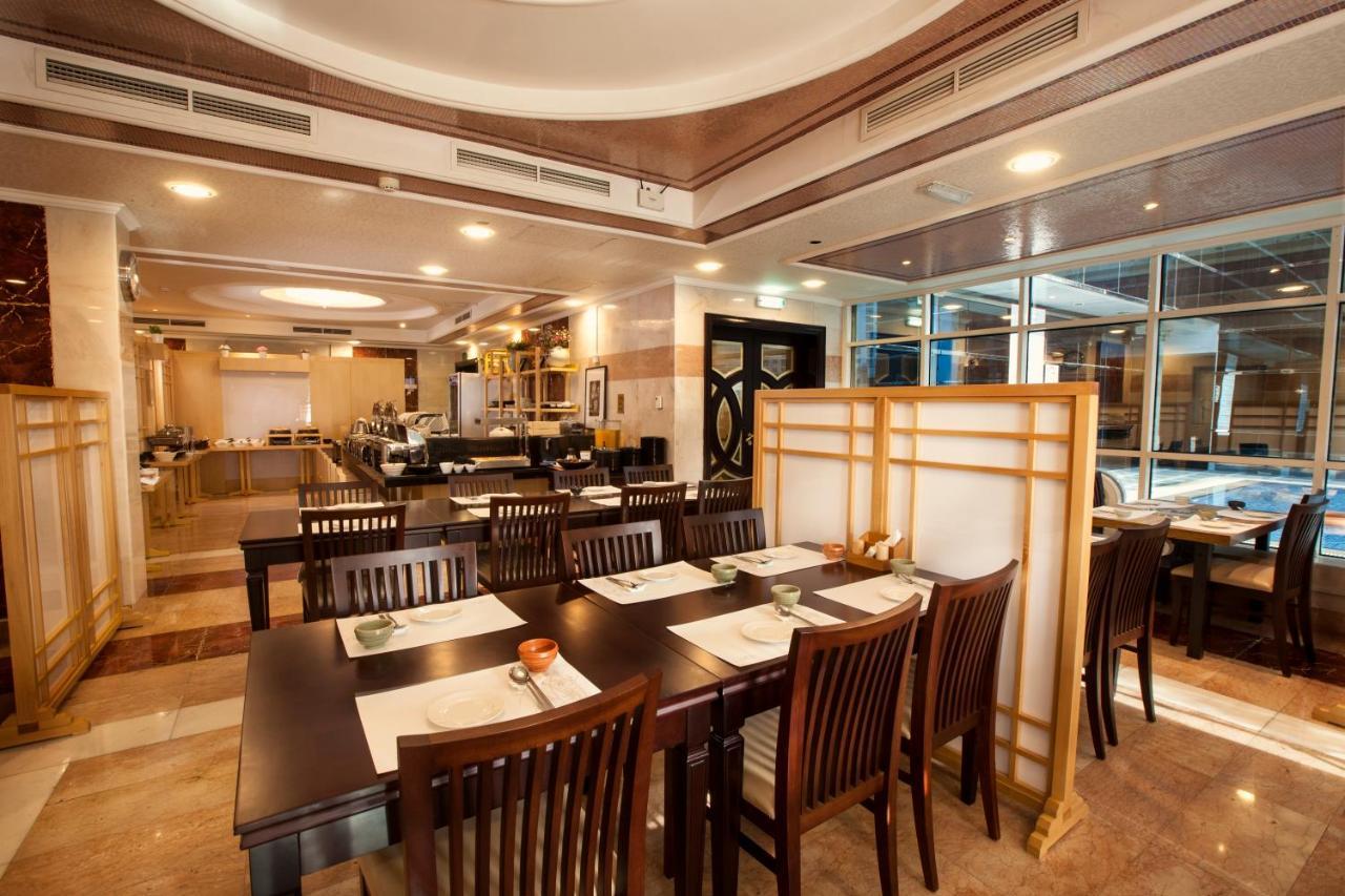 Golden Tulip Media Hotel Dubai Esterno foto