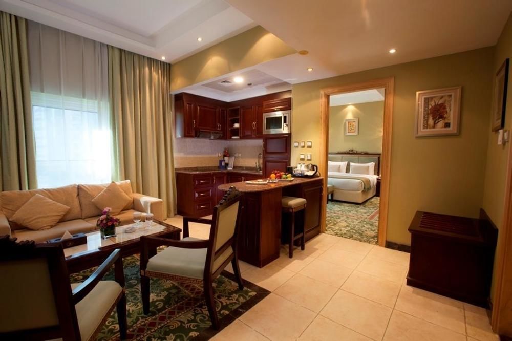 Golden Tulip Media Hotel Dubai Esterno foto