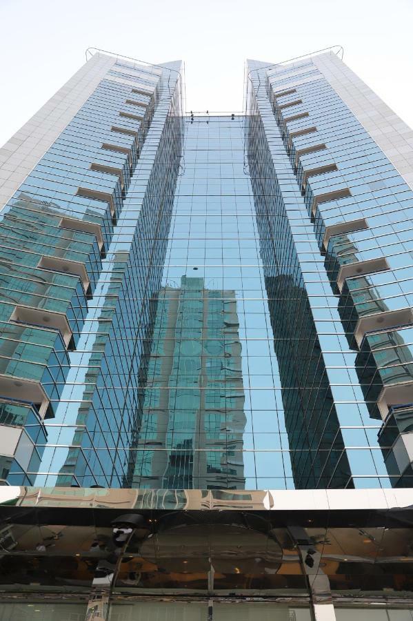 Golden Tulip Media Hotel Dubai Esterno foto