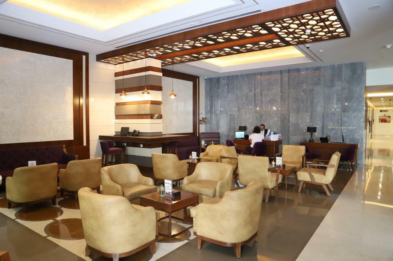 Golden Tulip Media Hotel Dubai Esterno foto